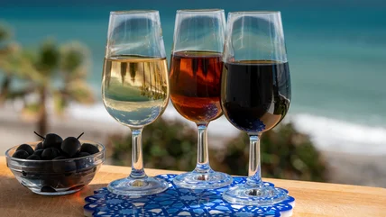 Sự khác biệt chính giữa Sherry và Port, ngoài màu sắc