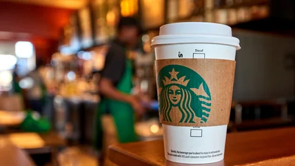 Tại sao bạn không bao giờ nên gọi Starbucks Latte khi còn nóng