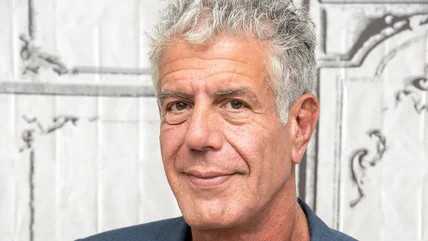 Người bị bệnh Anthony Bourdain không bao giờ thêm vào quả trứng thối