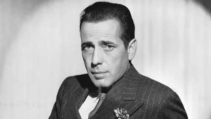 Thức uống mà Humphrey Bogart luôn luôn uống trong bộ phim