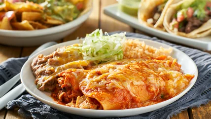 Điều gì làm cho một Enchilada khác biệt với một cây Burrito?