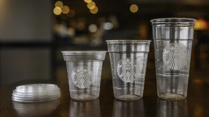 Starbucks tiết lộ thiết kế cốc mới để giảm bớt lãng phí