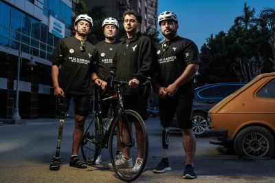 Gặp các Para-Cyclist đang cưỡi ngựa đến Gaza