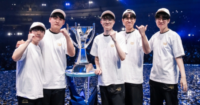 Riot đau đầu trước nhiệm vụ khó khăn: trang phục CKTG 2023 cho FMVP Zeus và Faker