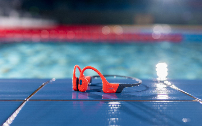 Shokz OpenSwim Pro - tai nghe Bluetooth tích hợp MP3 32GB chuyên dụng cho bơi, đạp, chạy