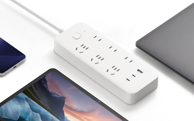 Xiaomi ra mắt ổ cắm điện: 6 chấu, 2 cổng USB-C, 1 cổng USB-A, công suất sạc tới 67W, giá 350.000 đồng