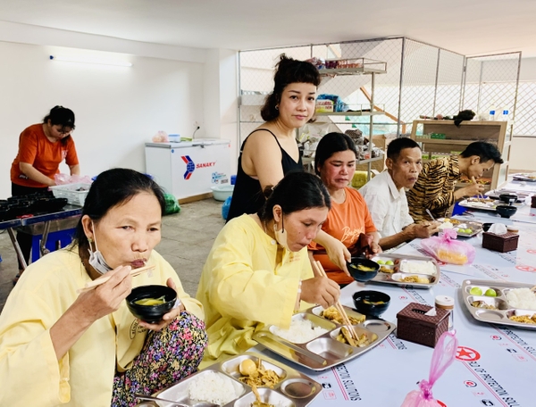 Thêm một bếp ăn thiện nguyện ấm lòng người nghèo Gia Lai