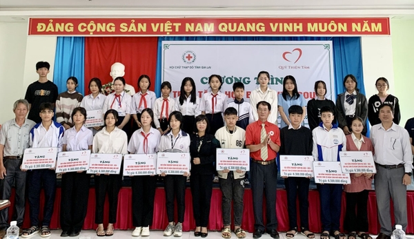 Quỹ Thiện Tâm đồng hành cùng học sinh, sinh viên nghèo