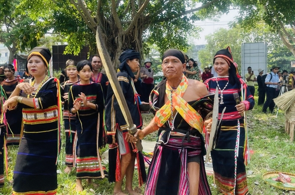 Gần 1.500 nghệ nhân, diễn viên quần chúng Krông Pa tham gia Ngày hội văn hóa thể thao các dân tộc thiểu số