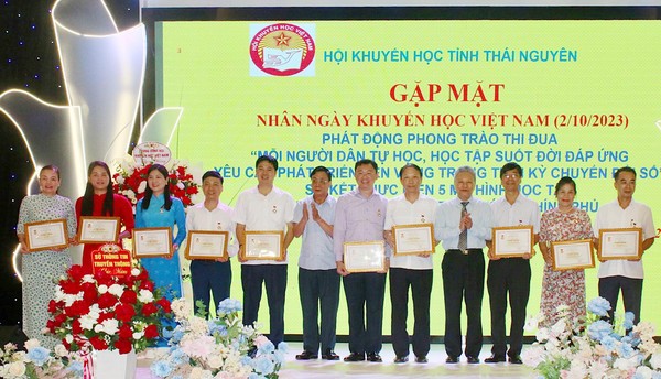 Học tập suốt đời đáp ứng yêu cầu phát triển bền vững trong thời kỳ chuyển đổi số