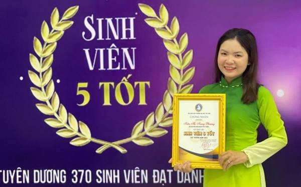 'Con nhà nông' hiện thực hóa ước mơ trở thành giáo viên Ngữ văn