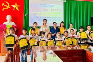 Trường học tiếp nhận tài trợ: Làm sao để thấu tình, đạt lý?