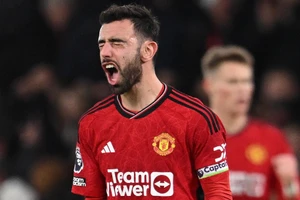 Man United tưởng thưởng Bruno Fernandes