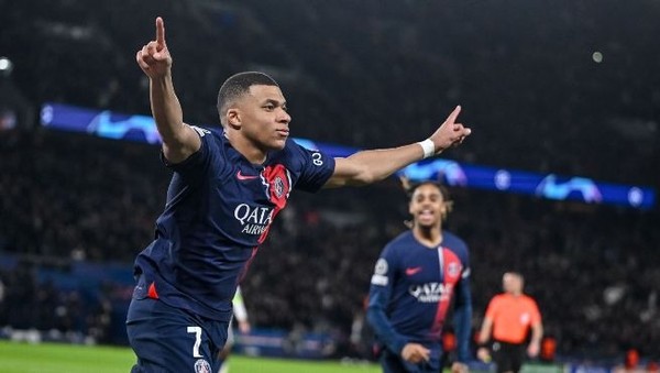 Bayern Munich thua sốc, PSG thắng dễ tại lượt đi vòng 1/8 Champions League