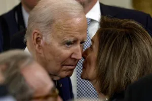 Bà Pelosi: Thời gian dành cho ông Biden không còn nhiều