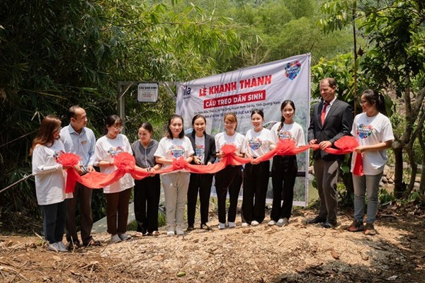 ILA trao tặng 2 công trình mới cho học sinh, người dân miền núi