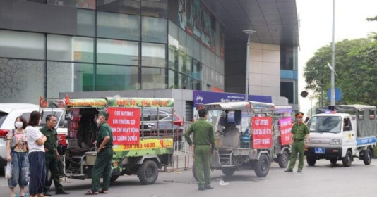 Hàng loạt ô tô bị khóa bánh, cấm ra vào chung cư Artemis: "Cuộc chiến" chưa có hồi kết giữa cư dân và chủ đầu tư