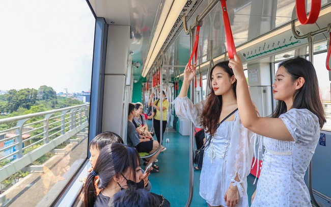 Hiến kế để xe buýt, metro Thủ đô thêm hút khách