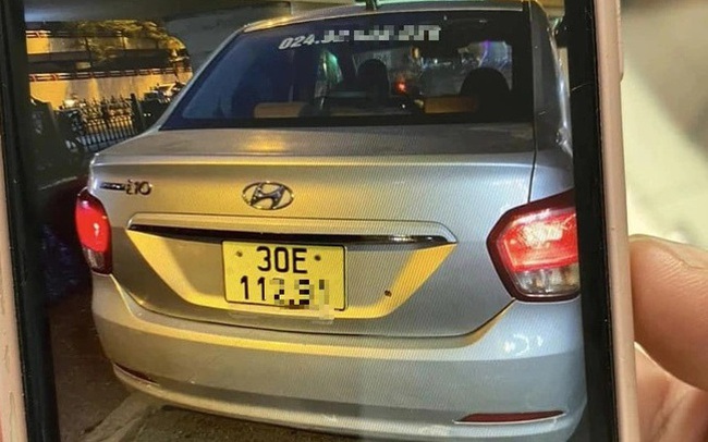 Xác minh thông tin taxi chở khách Tây đi hơn 100m lấy 500 nghìn đồng