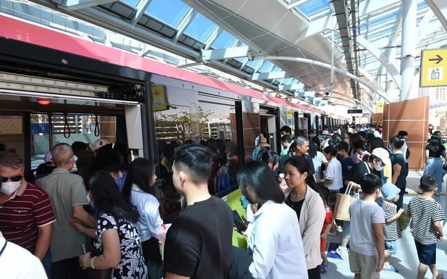 4 ngày vận hành, metro Nhổn - ga Hà Nội thu hút hơn 250 nghìn lượt khách