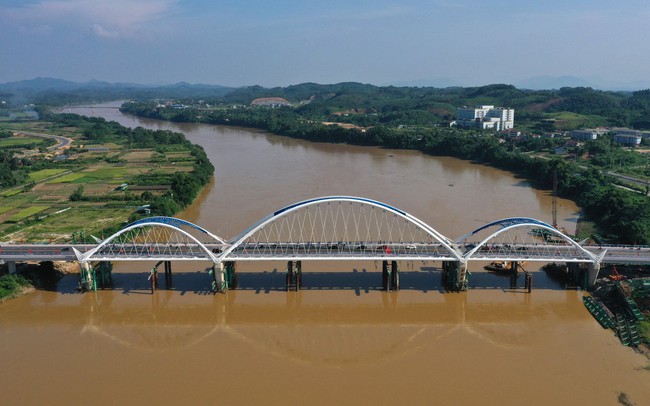 Yên Bái: Khánh thành cây cầu thứ 8 bắc qua sông Hồng