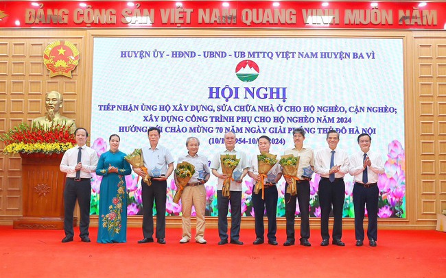 Hà Nội: Người dân ủng hộ hàng tỷ đồng để xây dựng, sửa chữa nhà cho hộ nghèo