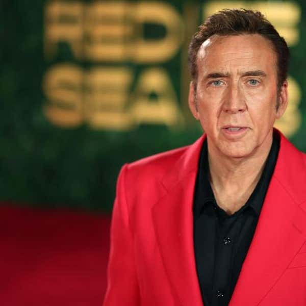 Nicolas Cage tới ngôi sao trong giải Người Nhện Trực Tiếp