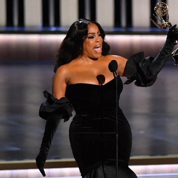 Niecy Nash-Betts trên Emmy Win: 'Tôi muốn cảm ơn vì đã tin tưởng vào tôi'