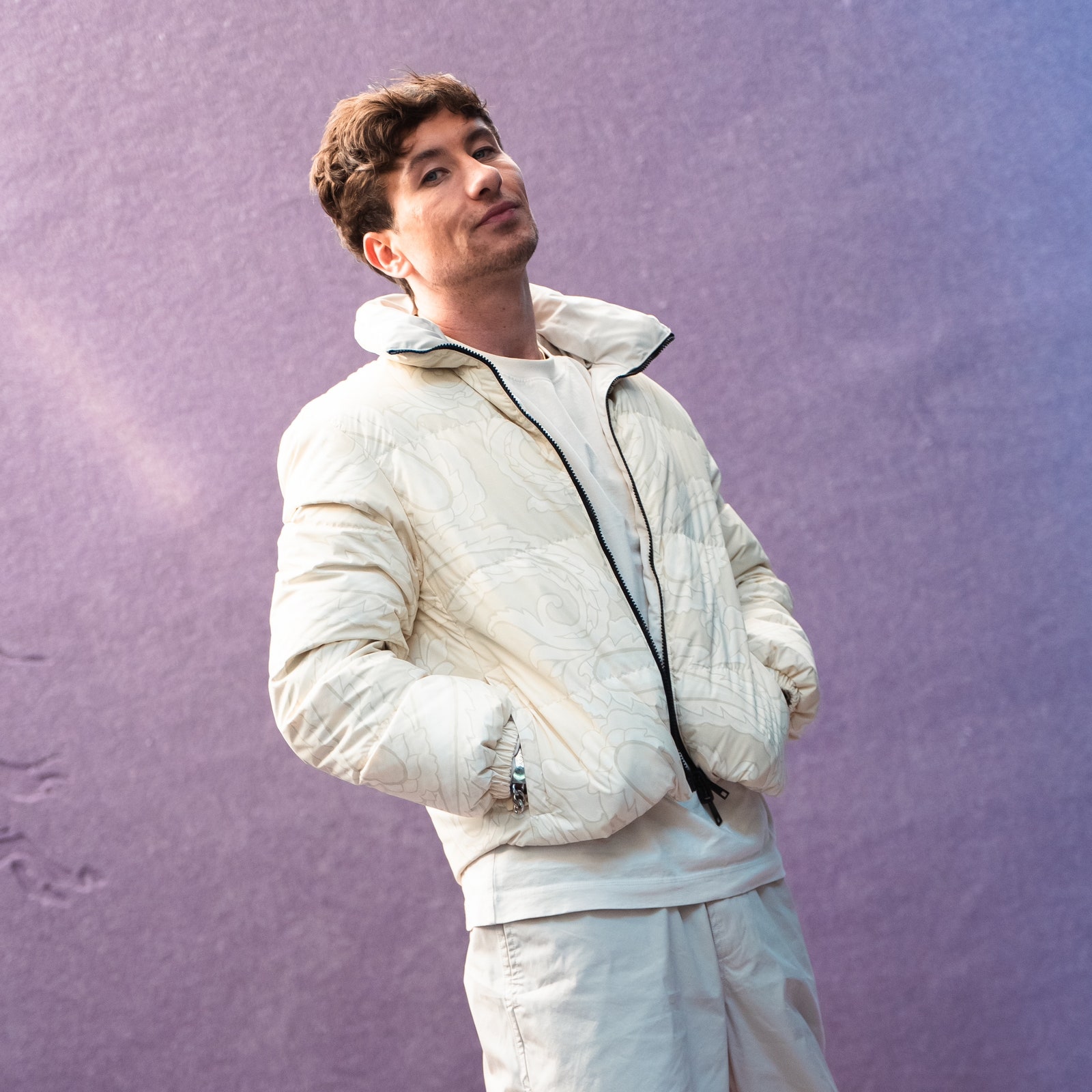 Barry Keoghan biết mình thích gì ở Burberry: “Những chiếc áo khoác giả