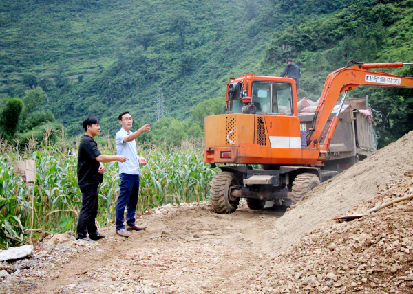 Quản Bạ từng bước hoàn thiện hệ thống đường nông thôn