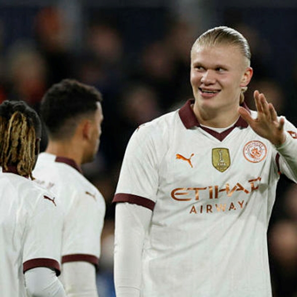 Haaland ghi năm bàn trong trận thắng của Man City