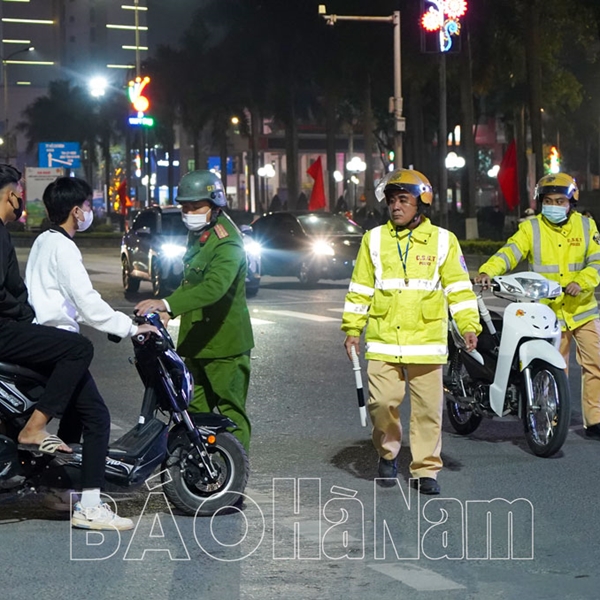 Công an Hà Nam bảo đảm ANTT – ATGT cho người dân đón Lễ giao thừa