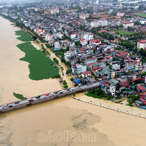 Cấm xe ô tô qua cầu Phù Vân cũ