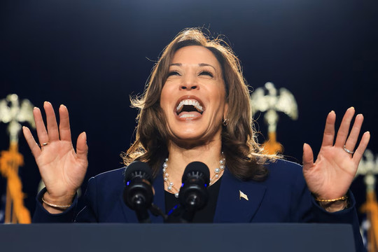 Phó Tổng thống Kamala Harris dẫn trước cựu Tổng thống Donald Trump