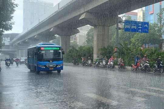 Hà Nội sáng có mưa rào, cục bộ có mưa to đến rất to