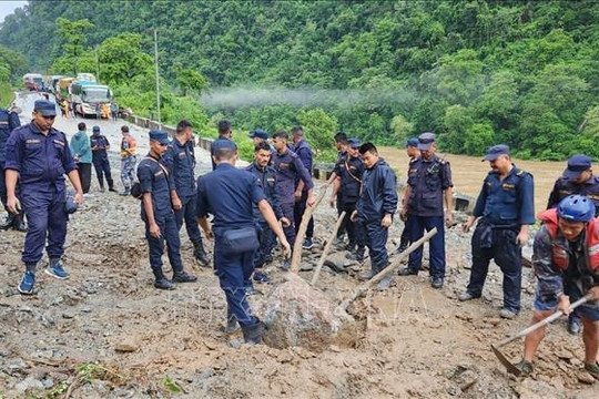 Vụ lở đất nghiêm trọng ở Nepal: Ít khả năng tìm được thêm người sống sót