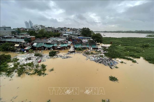 Hà Nội tiếp tục có mưa lớn, nước lũ trên sông Hồng vượt mức báo động I tới 12 cm