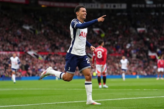 Man Utd thua thảm Tottenham