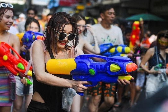 Tour Thái dịp Songkran đắt khách dù giá tăng