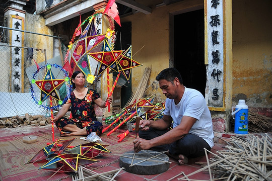 Tự làm đồ chơi Trung thu cho trẻ