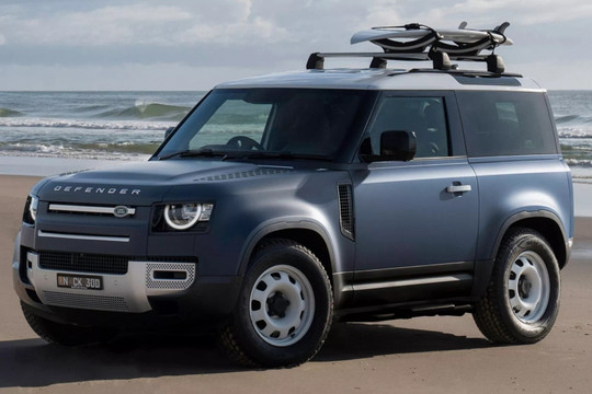 Chiêm ngưỡng Land Rover Defender Pacific Blue Edition giá hơn 2 tỷ đồng