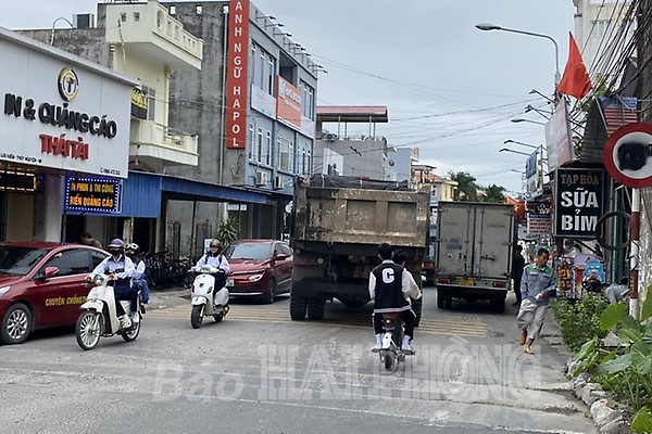 Huyện Thủy Nguyên: Xử lý nghiêm hành vi phá hoại biển báo giao thông