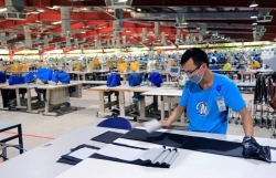 Vietnam’s PMI falls slightly, new orders increase in September