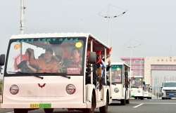 Launching passenger immigration through Bac Luan II bridge