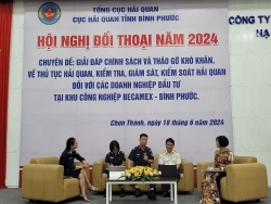 Binh Phuoc Customs: Dialogue and accompany with business to remove obstacles