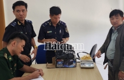 An Giang Customs catches man illegally transporting 1.2 kg of gold across border gate