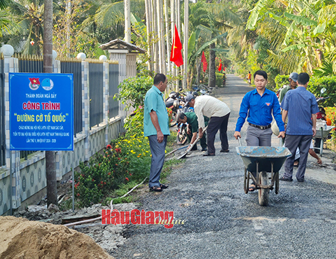 Hưởng ứng Ngày cao điểm “Tình nguyện xây dựng đô thị văn minh”