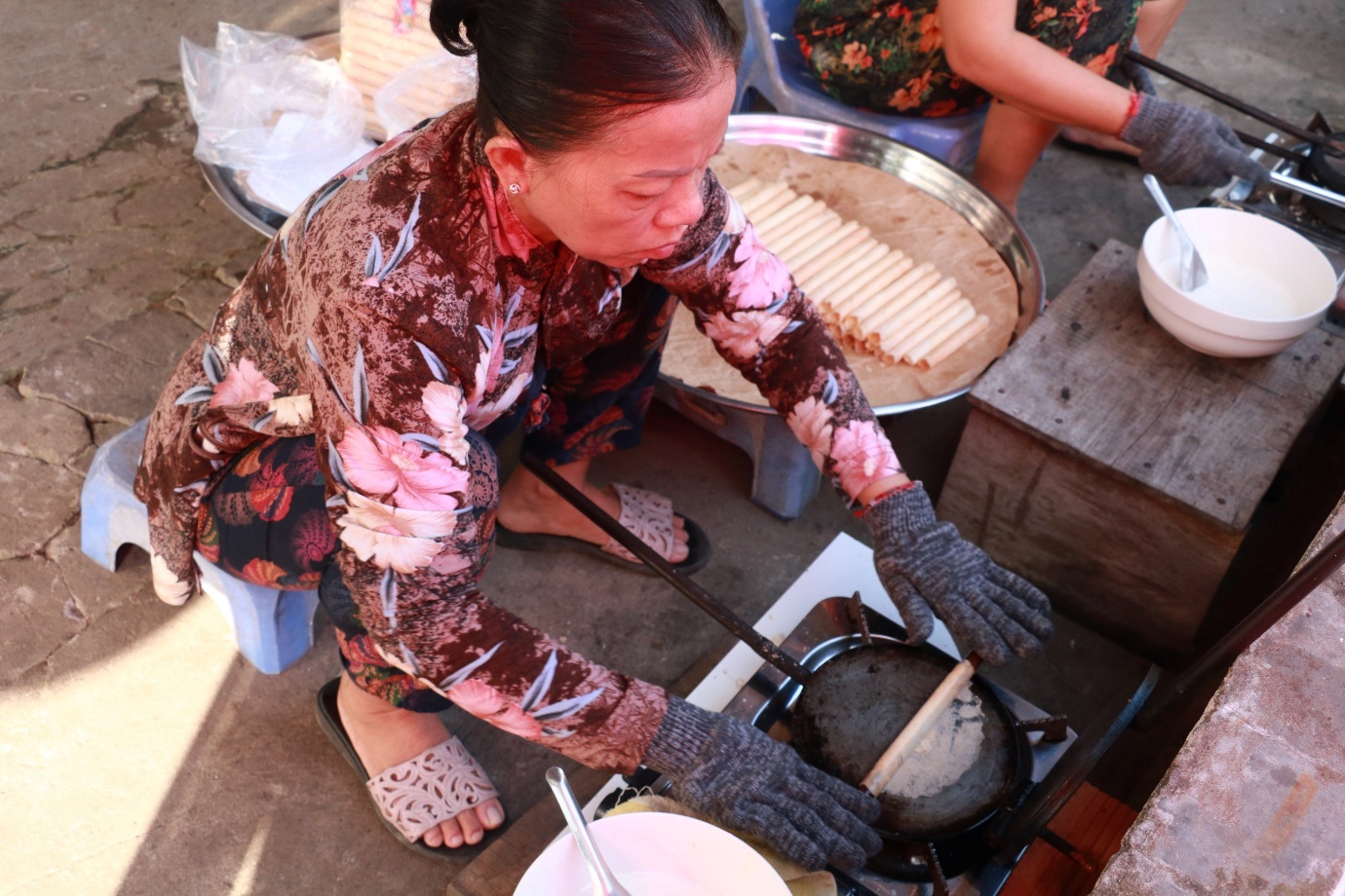 Món ngon quê nhà cận tết làm không kịp bán