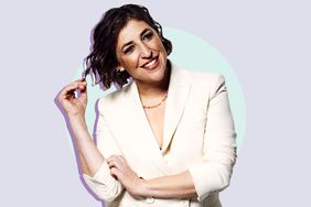 Mayim Bialik Về lý do tại sao cô ấy cảm thấy liệu pháp trị liệu lại quan trọng đến vậy: 'Mọi người đều có thể sử dụng ít nhất một chút nó'