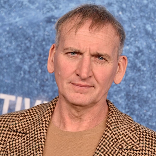 Ngôi sao của Doctor Who Christopher Eccleston nói rằng bạn diễn đã từng buộc tội anh ấy 'đối phó với cảm giác'